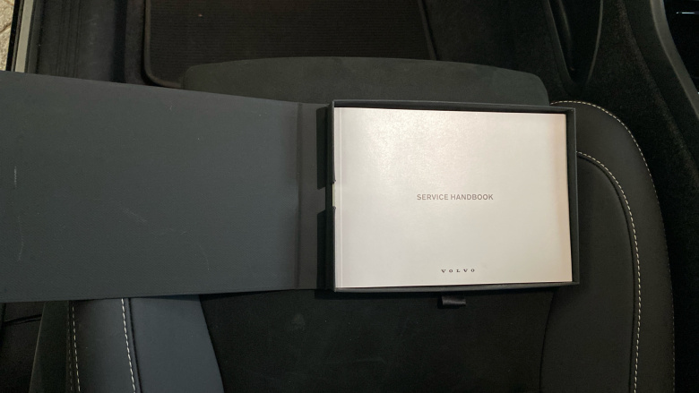 Volvo XC40 2.0 B4P Ultimate Dark 5dr Auto Petrol Estate